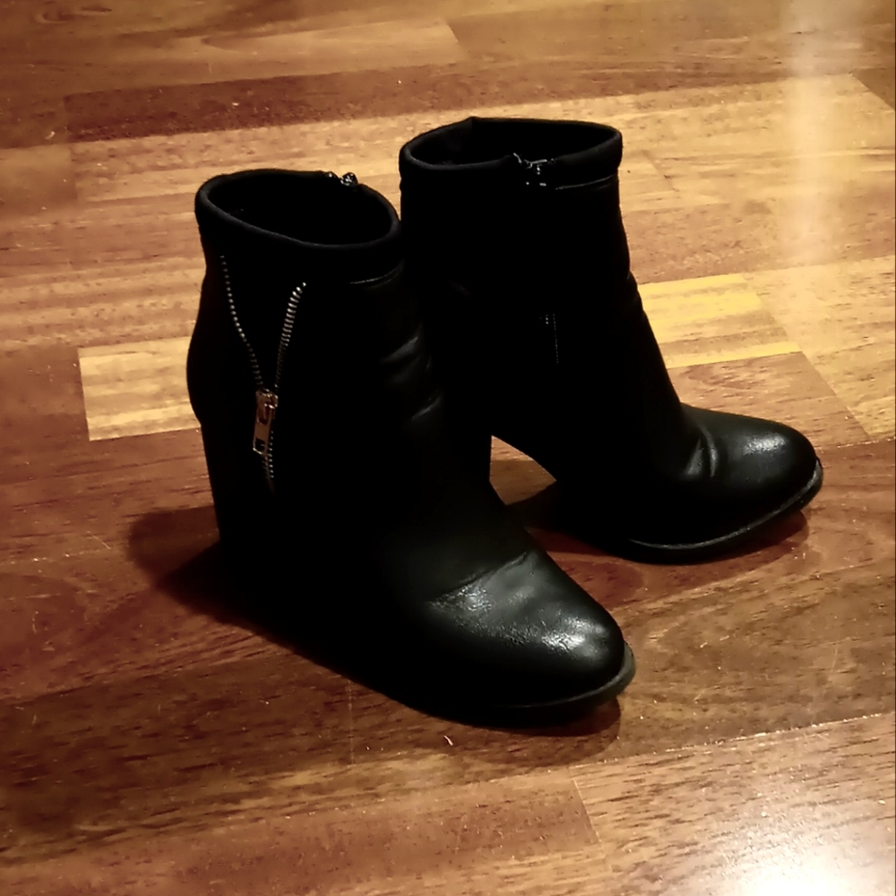 Seriously comfy lined and cushioned leather boots